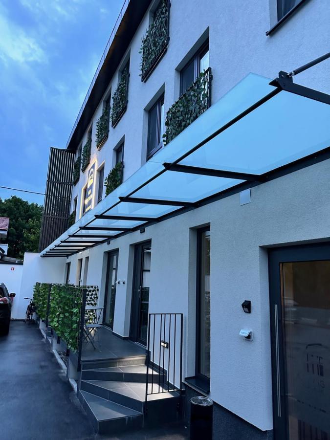 Villa Magdalena Apartments & Rooms 마리보르 외부 사진